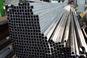 Труба профільна 30х30 мм; товщ 1.8 мм; ст. 3пс5; L=6м; виробник Україна